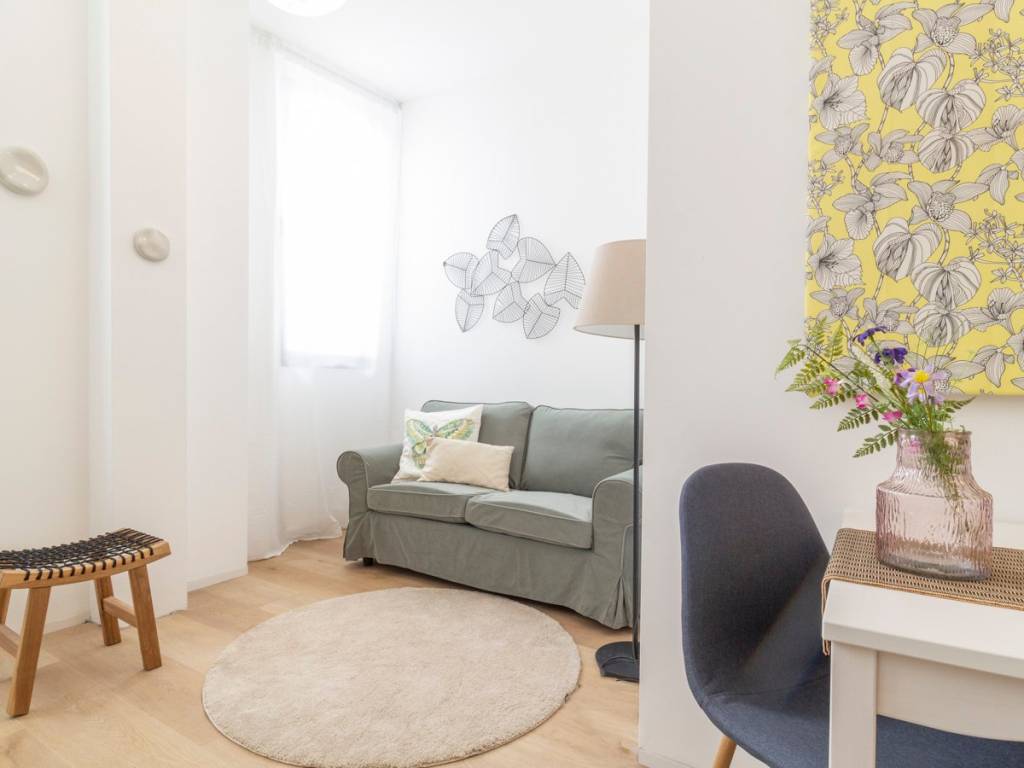 appartamento in vendita a Milano in zona Vigentino