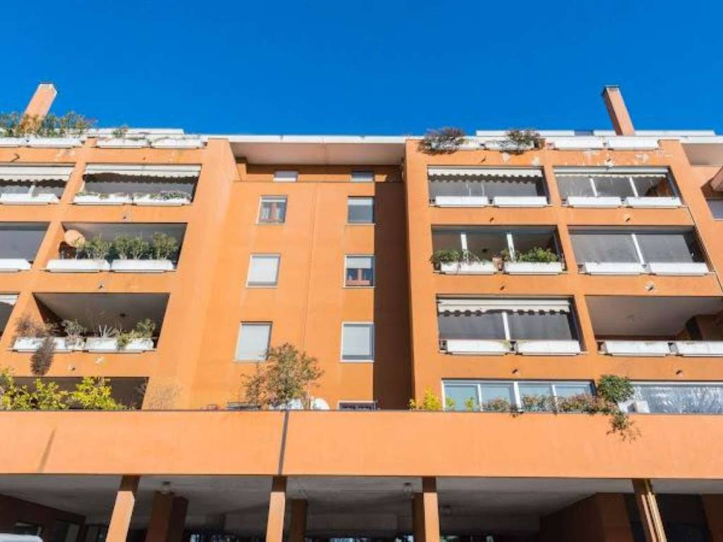 appartamento in vendita a Milano in zona Gratosoglio