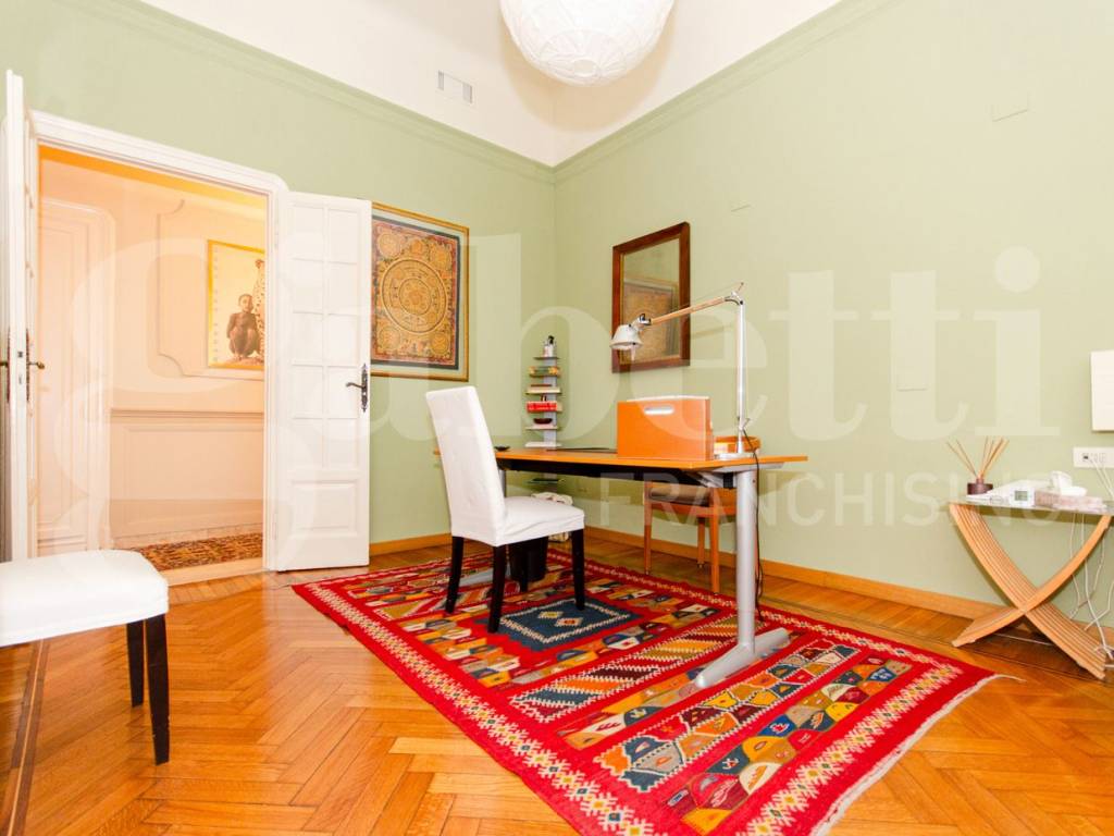 appartamento in vendita a Milano in zona Città Studi