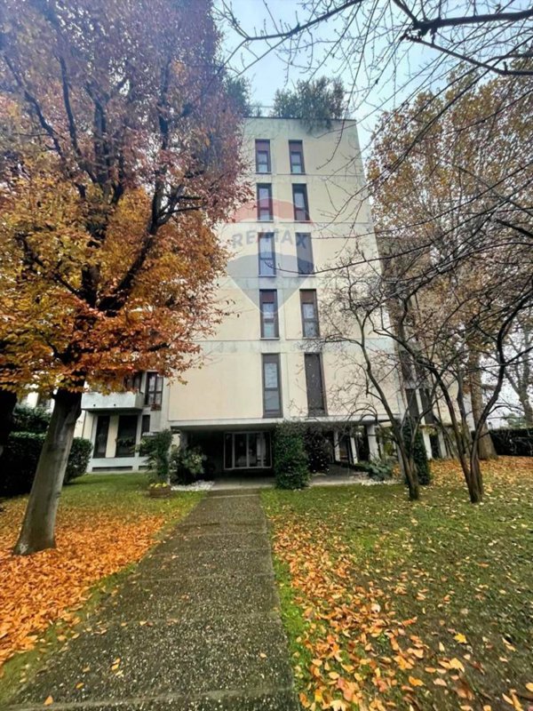 appartamento in vendita a Milano in zona Lambrate