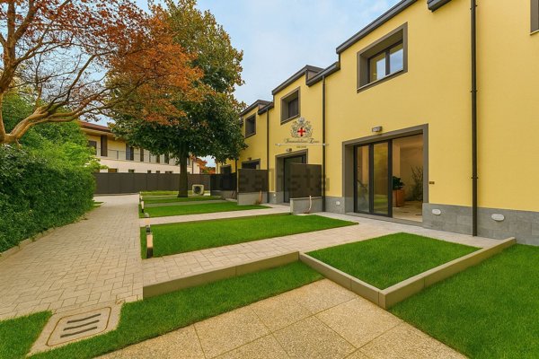 appartamento in vendita a Milano in zona Crescenzago