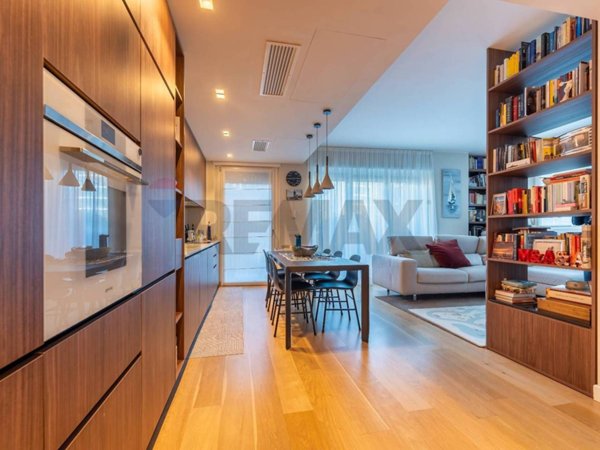 appartamento in vendita a Milano in zona Isola