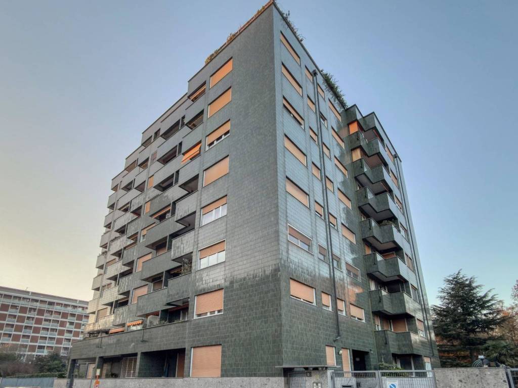 appartamento in vendita a Milano in zona Famagosta