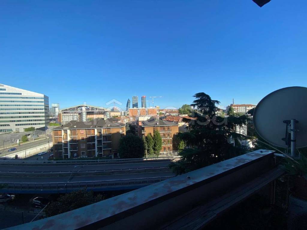 appartamento in vendita a Milano in zona QT8