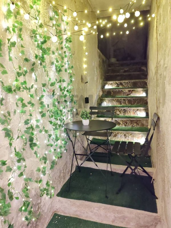 appartamento in vendita a Milano in zona Bocconi