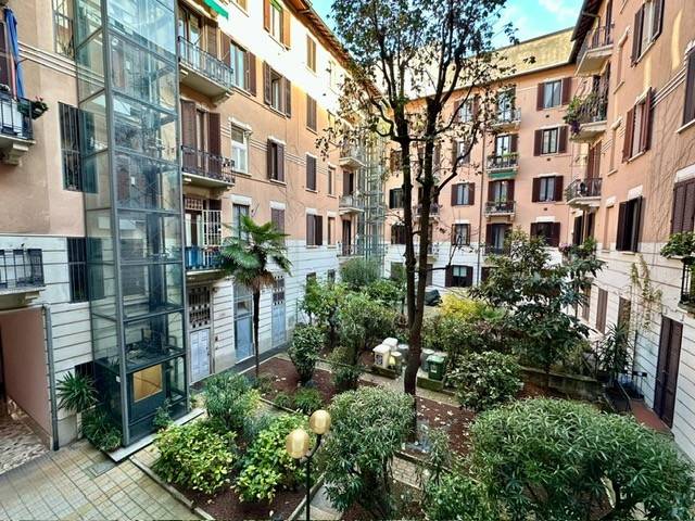 appartamento in vendita a Milano in zona Città Studi