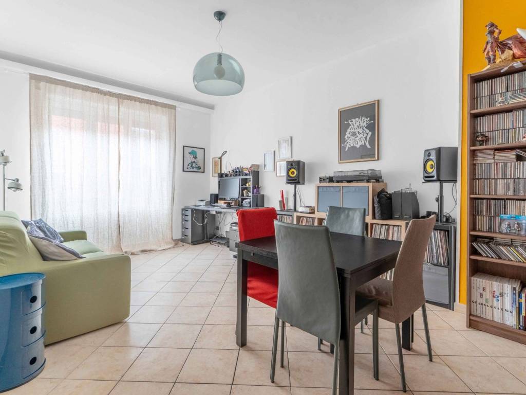 appartamento in vendita a Milano in zona Stadera