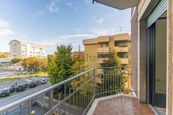 appartamento in vendita a Milano in zona Niguarda