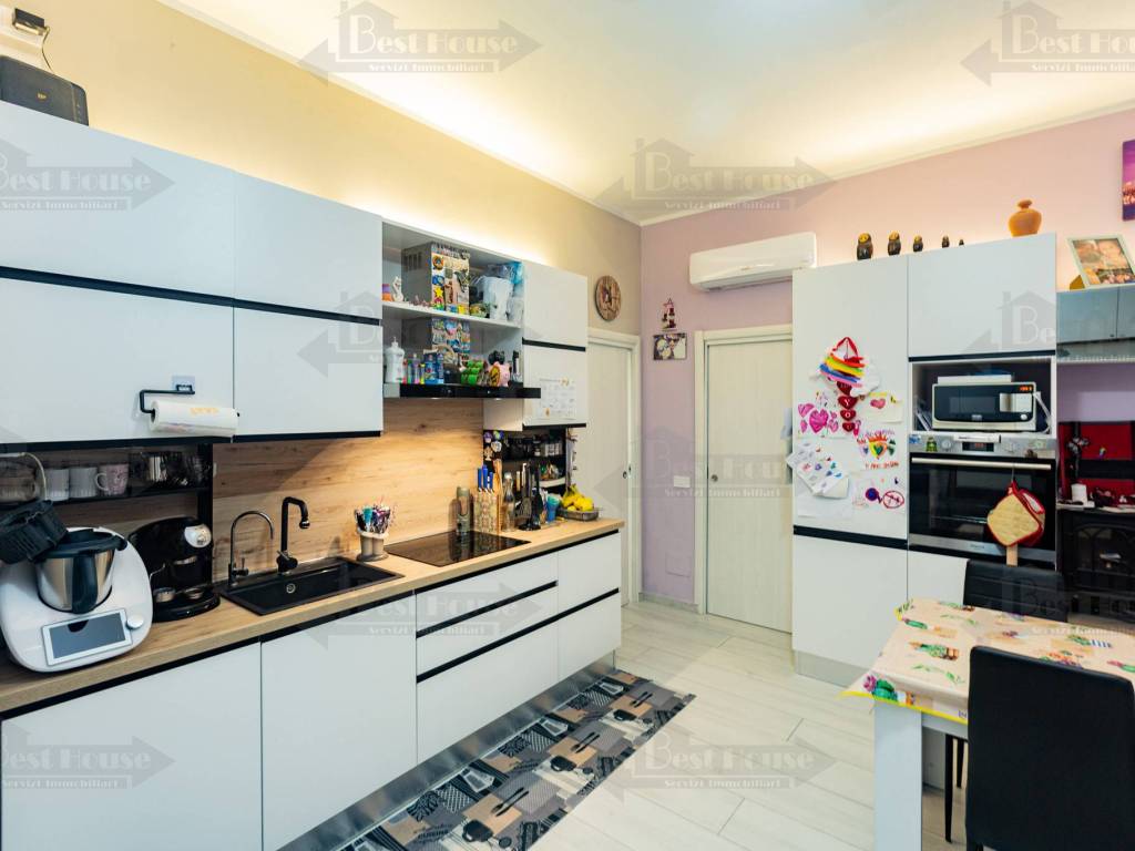 appartamento in vendita a Milano in zona Gorla