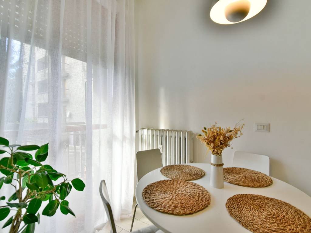 appartamento in vendita a Milano in zona Trenno