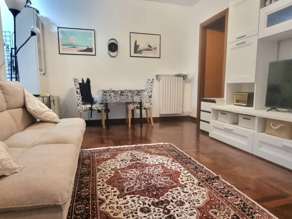 appartamento in vendita a Milano in zona Barona