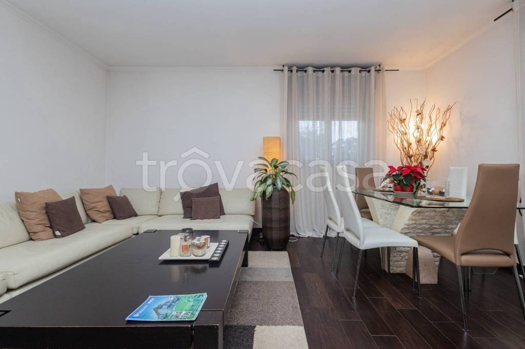 appartamento in vendita a Milano in zona Gratosoglio