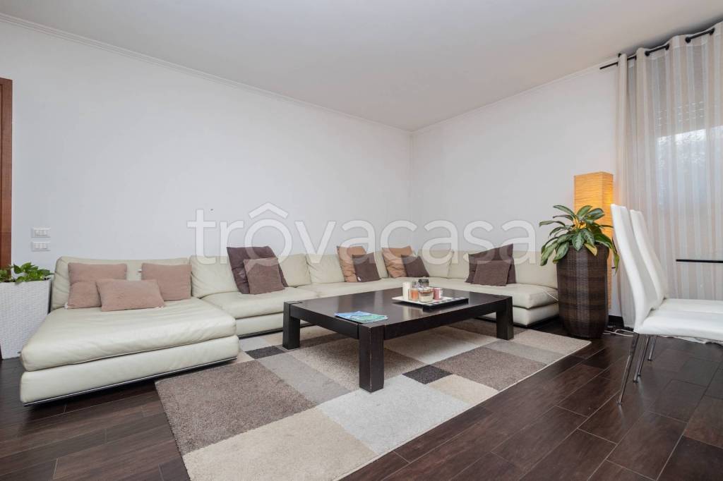 appartamento in vendita a Milano in zona Gratosoglio