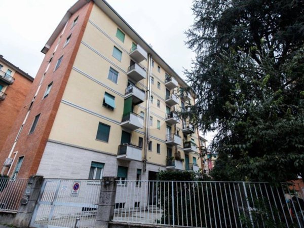 appartamento in vendita a Milano in zona Baggio