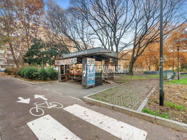 negozio in vendita a Milano in zona Porta Vittoria