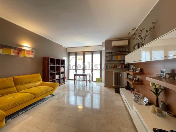 appartamento in vendita a Milano in zona Isola