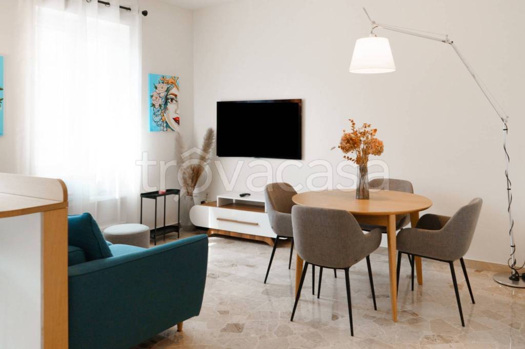 appartamento in vendita a Milano in zona Bocconi