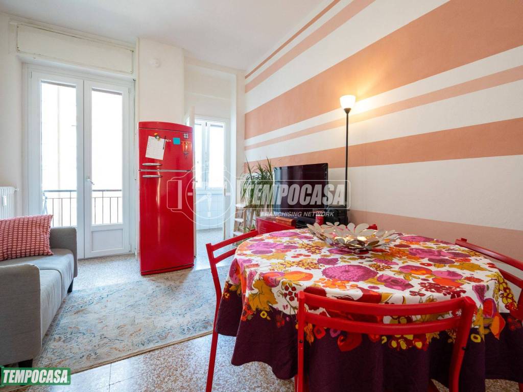 appartamento in vendita a Milano in zona Lorenteggio