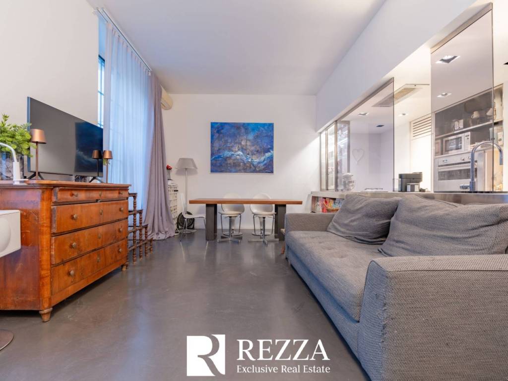 appartamento in vendita a Milano in zona Porta Garibaldi