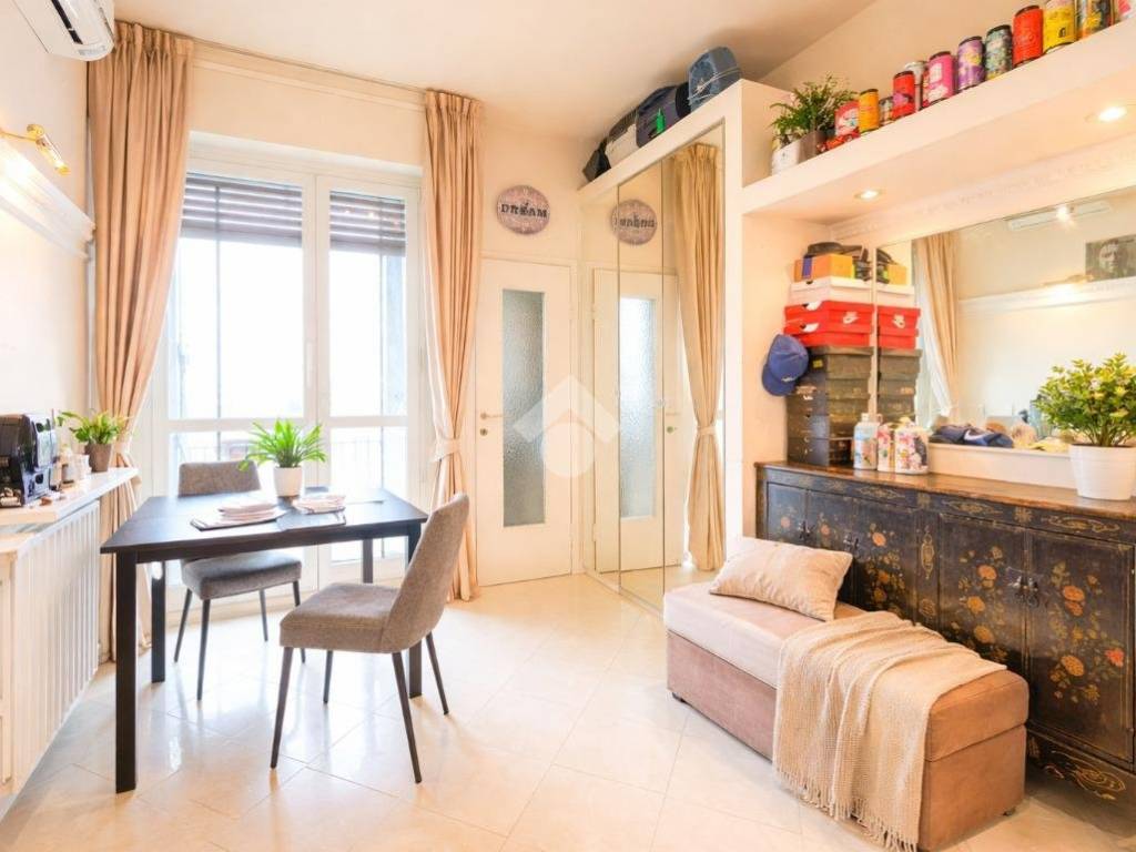 appartamento in vendita a Milano in zona Piazzale Lodi