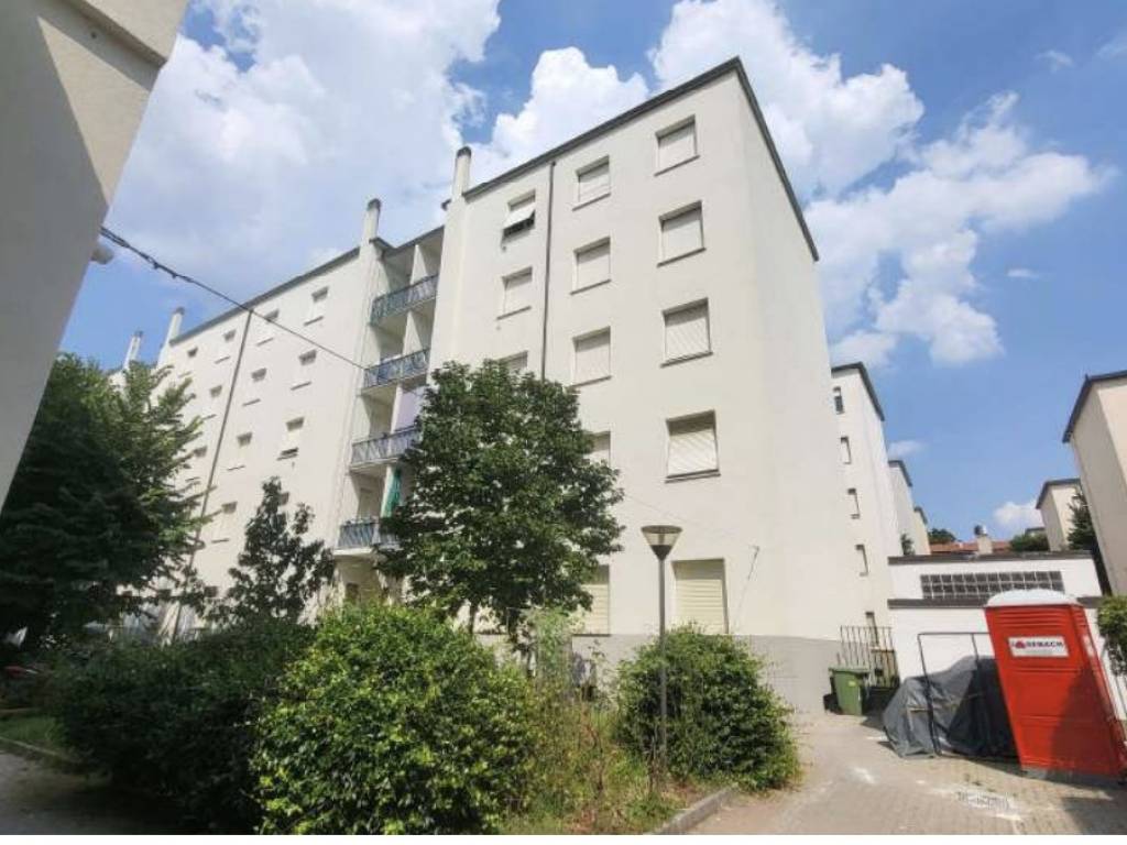 appartamento in vendita a Milano in zona Trenno