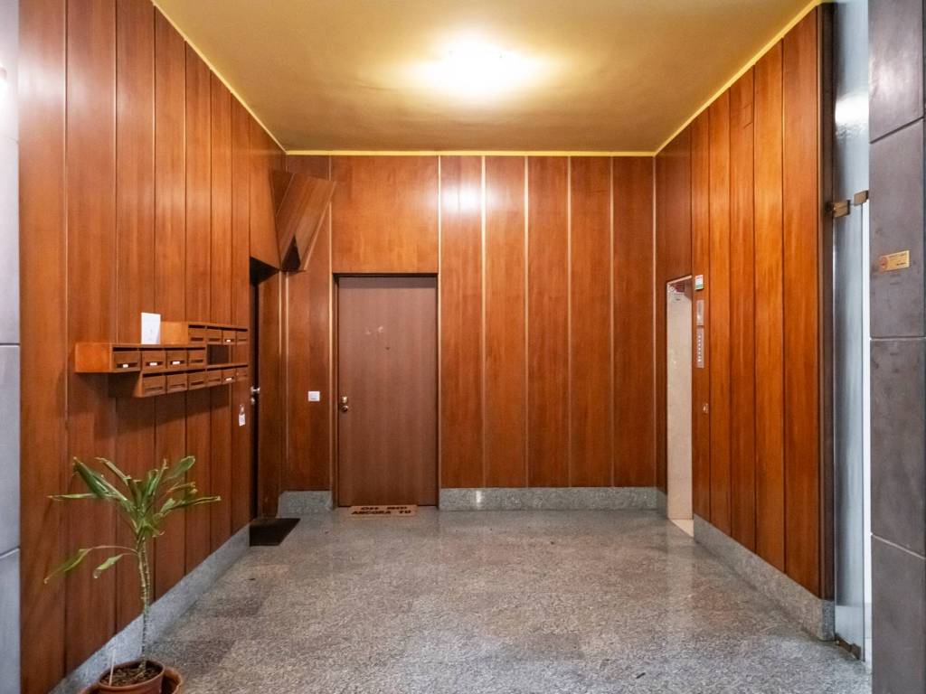 appartamento in vendita a Milano in zona Porta Nuova