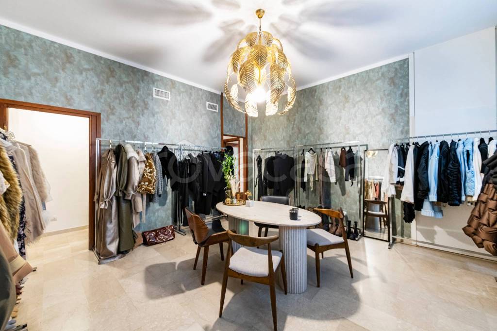 appartamento in vendita a Milano in zona Porta Nuova