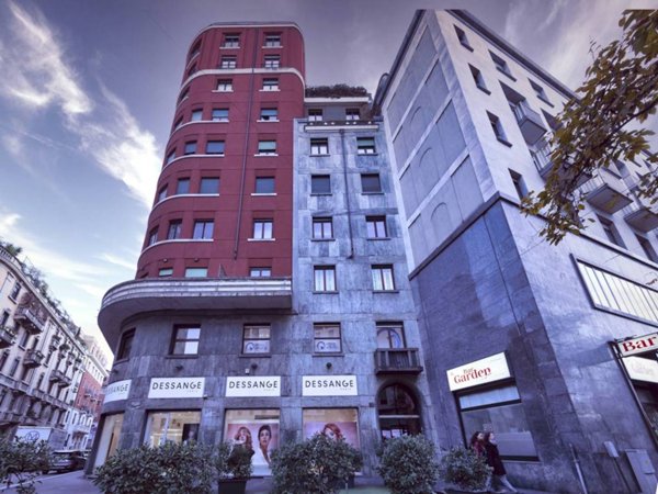 ufficio in vendita a Milano in zona Guastalla