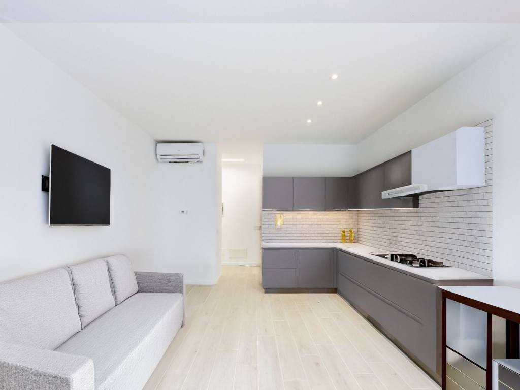 appartamento in vendita a Milano in zona Sempione