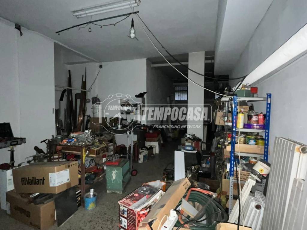 locale commerciale in vendita a Milano in zona Bovisa