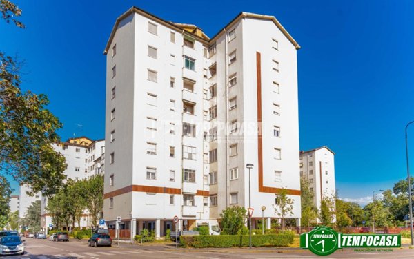 appartamento in vendita a Milano in zona Forze Armate