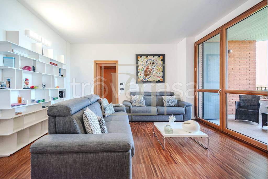 appartamento in vendita a Milano in zona Feltre