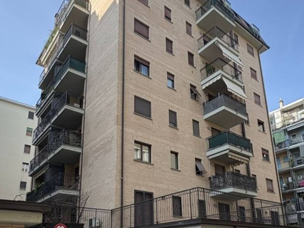 appartamento in vendita a Milano in zona Trenno