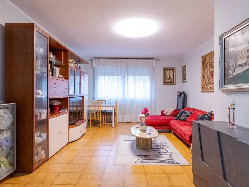 appartamento in vendita a Milano in zona Gallaratese