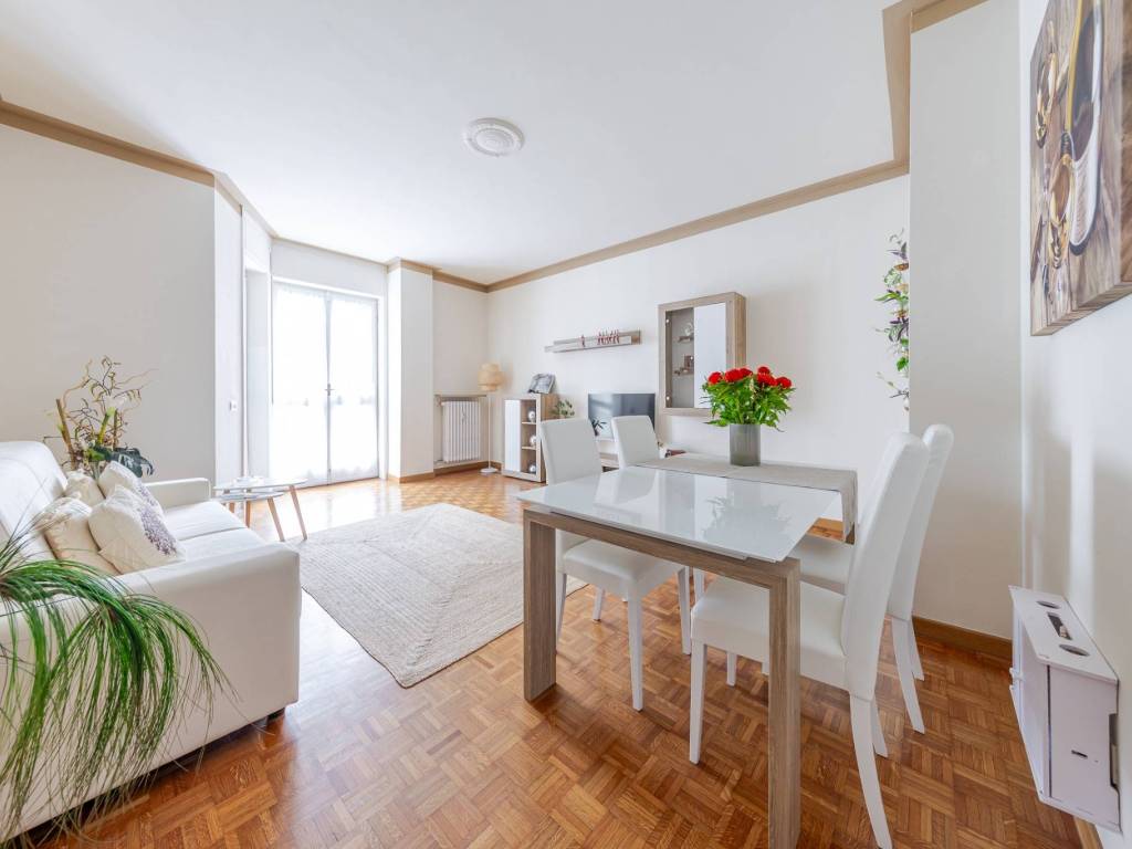 appartamento in vendita a Milano in zona Porta Venezia