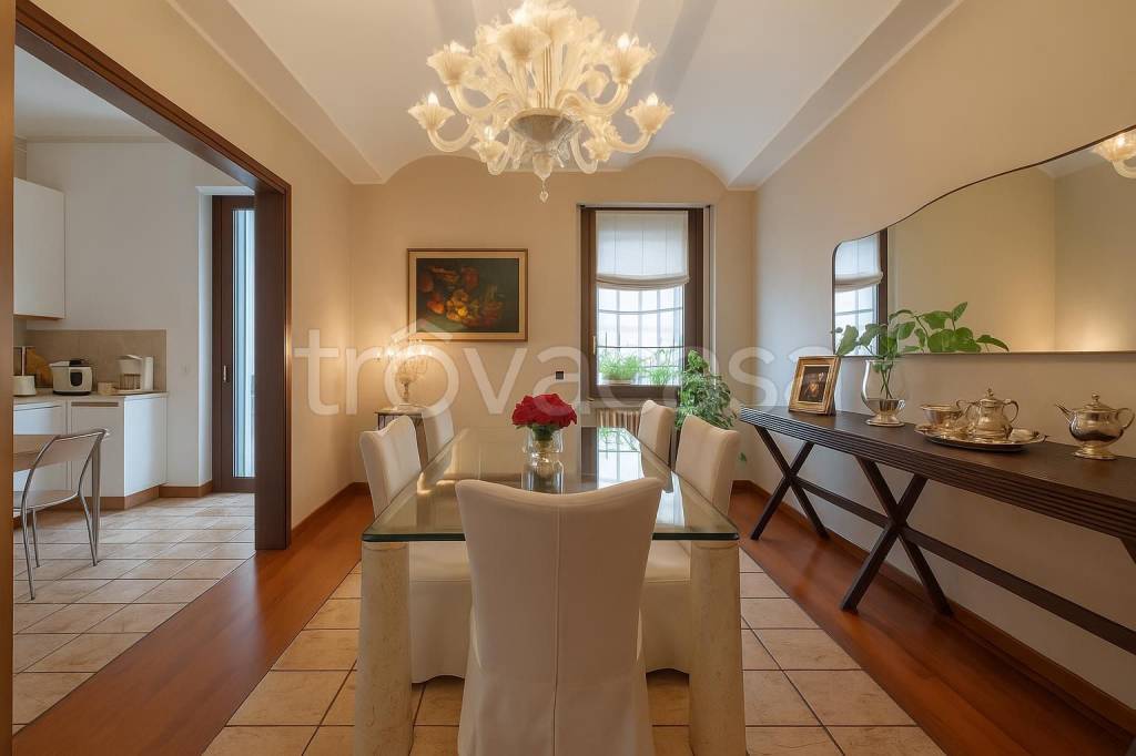 casa indipendente in vendita a Milano in zona Sempione