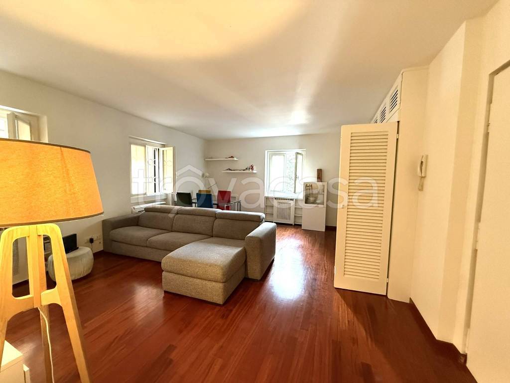 appartamento in vendita a Milano in zona Porta Nuova