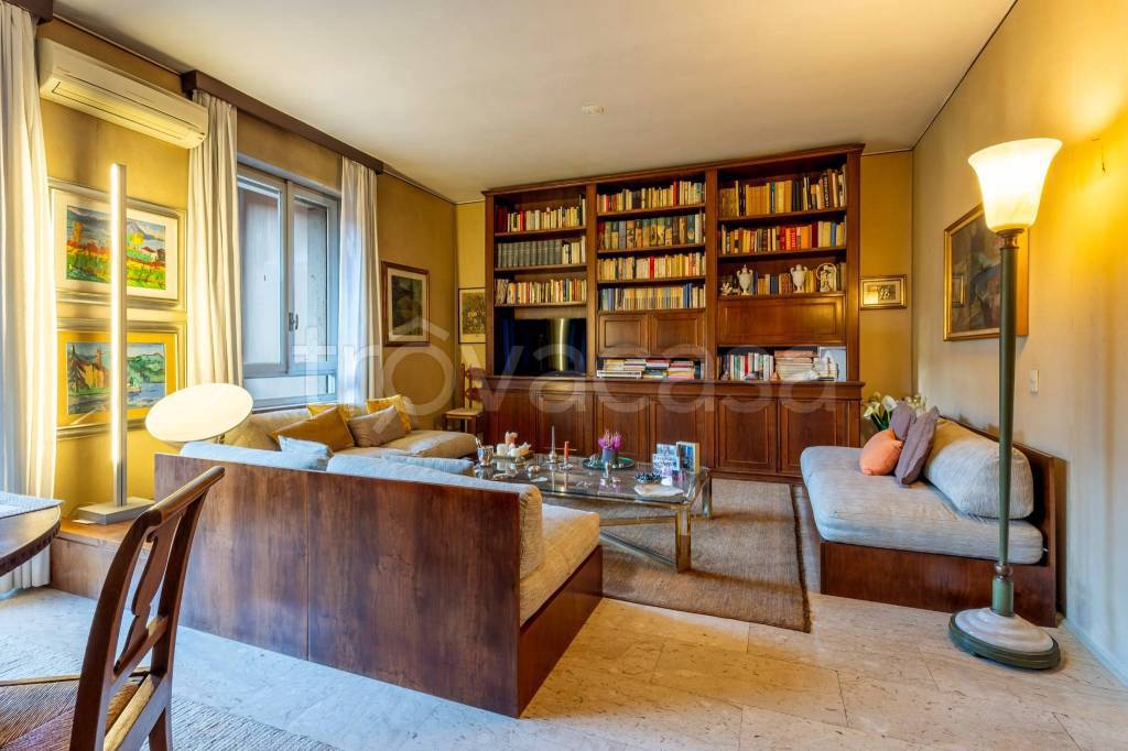appartamento in vendita a Milano in zona Solari