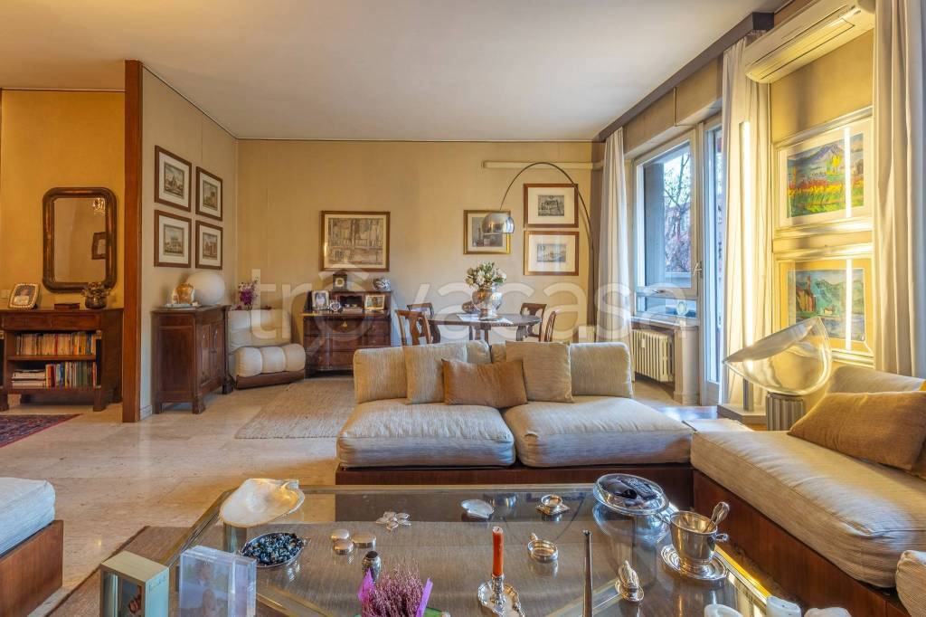 appartamento in vendita a Milano in zona Solari
