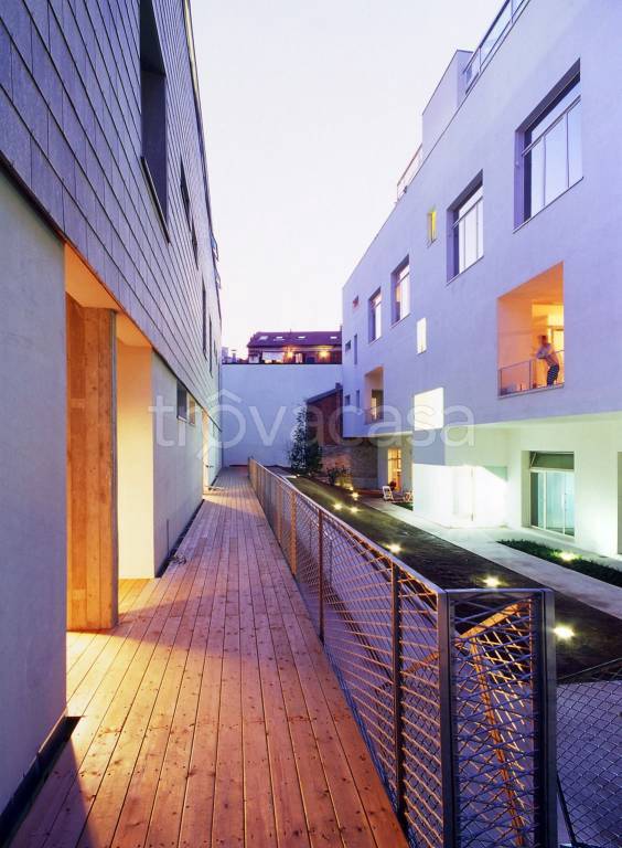 appartamento in vendita a Milano in zona Lambrate