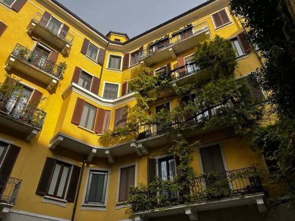 appartamento in vendita a Milano in zona Guastalla