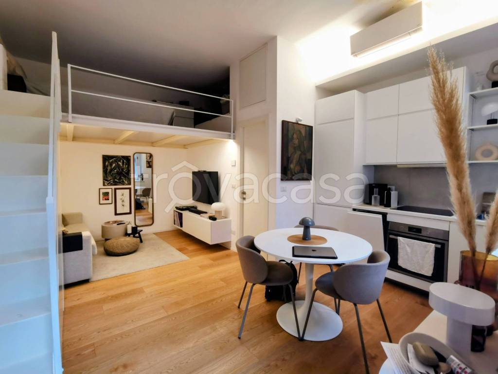 appartamento in vendita a Milano in zona Barona