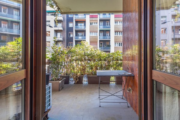 appartamento in vendita a Milano in zona Cinque Giornate