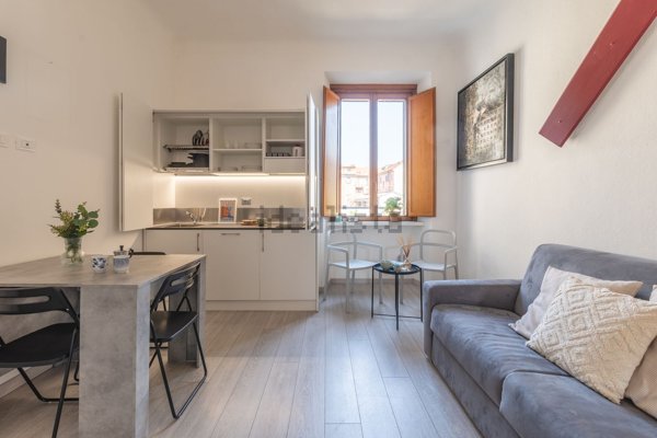 appartamento in vendita a Milano in zona Bocconi