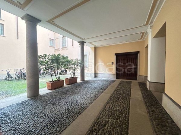 appartamento in vendita a Milano in zona Cadorna