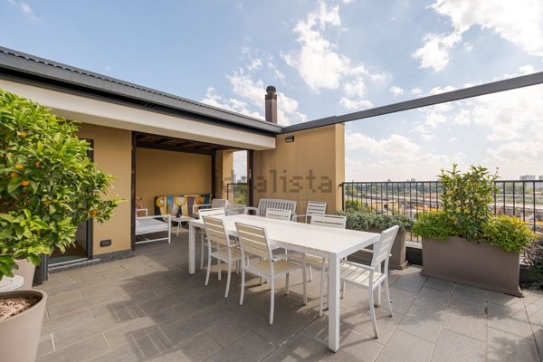 appartamento in vendita a Milano in zona Dergano