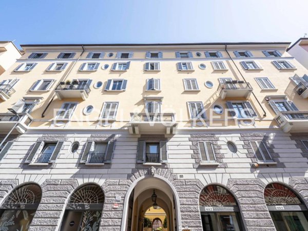 appartamento in vendita a Milano in zona Porta Nuova