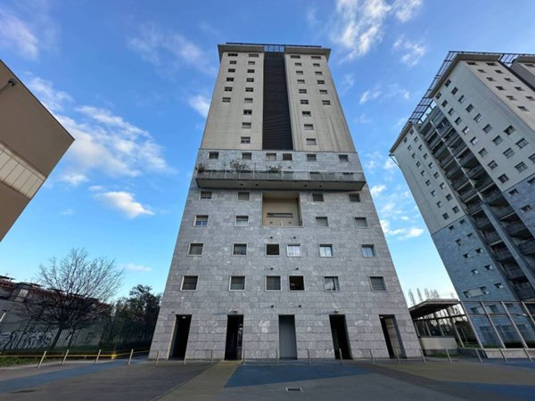 appartamento in vendita a Milano in zona Lorenteggio