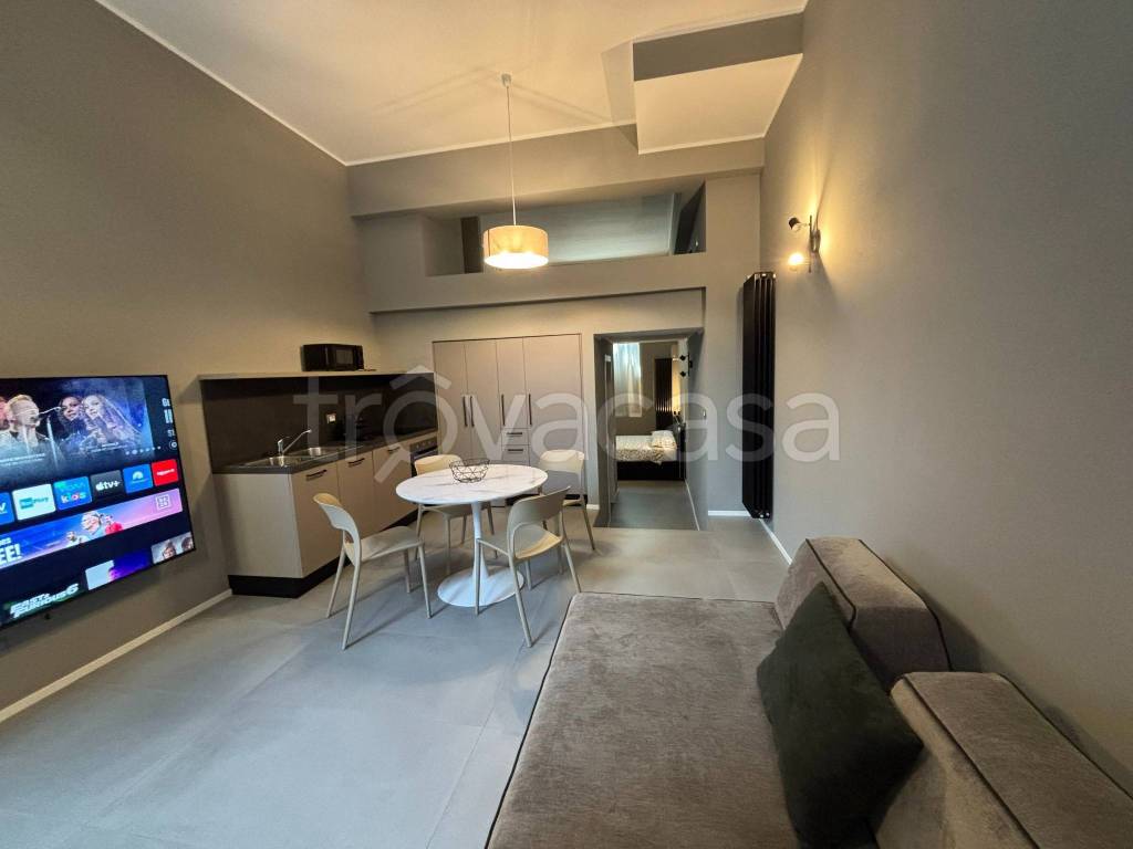 appartamento in vendita a Milano in zona Famagosta