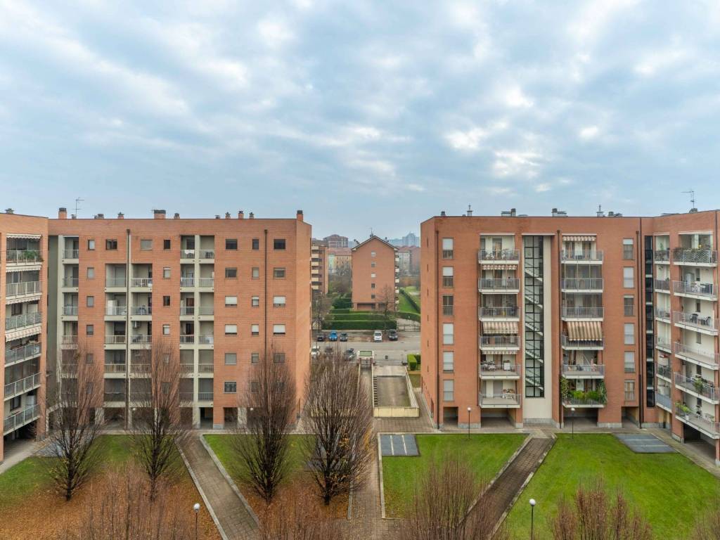 appartamento in vendita a Milano in zona Famagosta